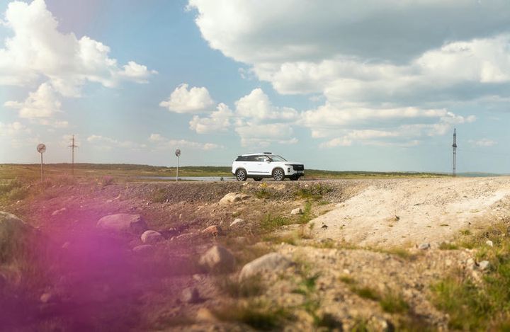 Из аэропорта Мурманска до самой Териберки – примерно 130 километров.