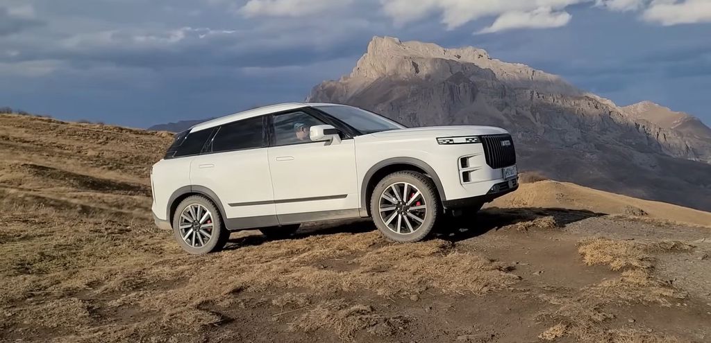 Теперь все равняются на него? Чем привлекателен JAECOO J7 и что нужно улучшить